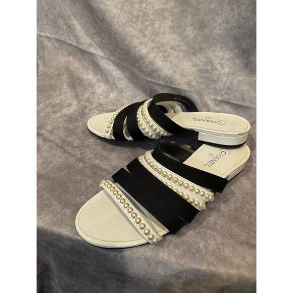 Stunning Chanel Black and‎ white Pearl Sandals size  36 - Picture 1 of 7